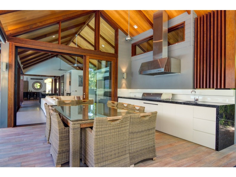 5 Beachfront Mirage, Port Douglas QLD 4877