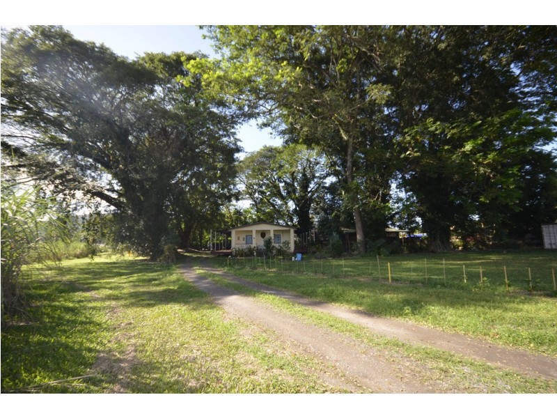 5 JUNCTION ROAD, Mossman QLD 4873