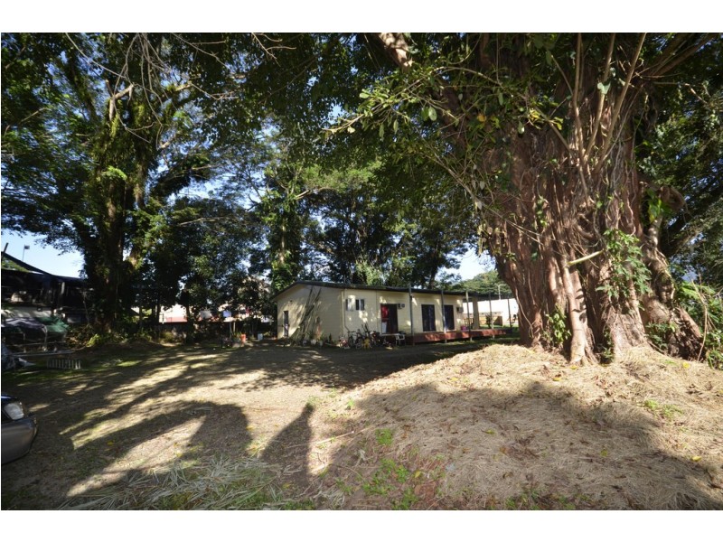 5 JUNCTION ROAD, Mossman QLD 4873