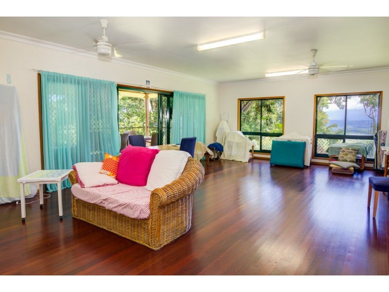 37 Cape Tribulation Road, Kimberley QLD 4873