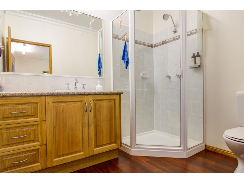 37 Cape Tribulation Road, Kimberley QLD 4873