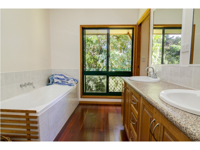 37 Cape Tribulation Road, Kimberley QLD 4873