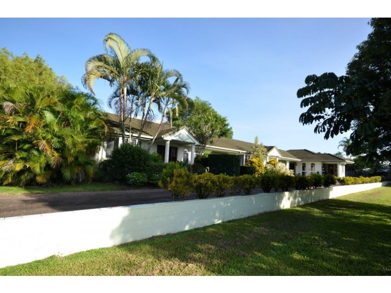 9 Bow Street, Mossman QLD 4873