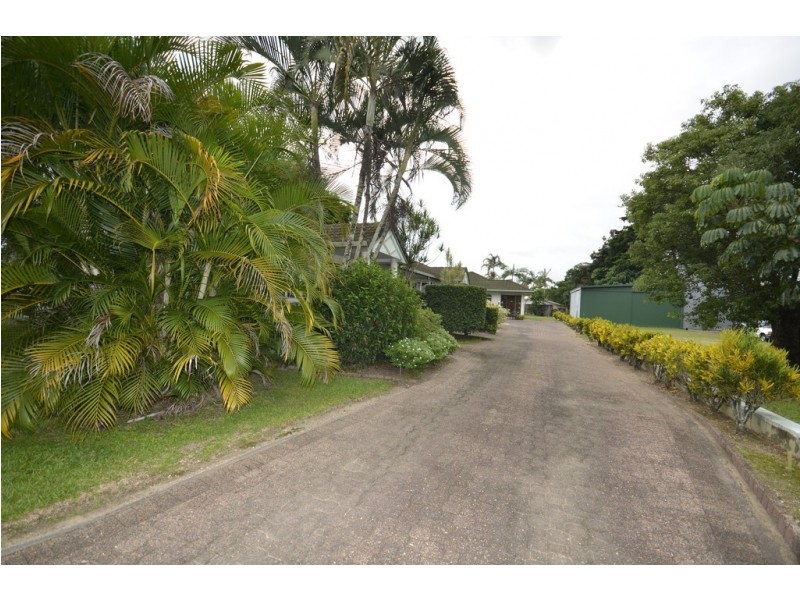 9 Bow Street, Mossman QLD 4873