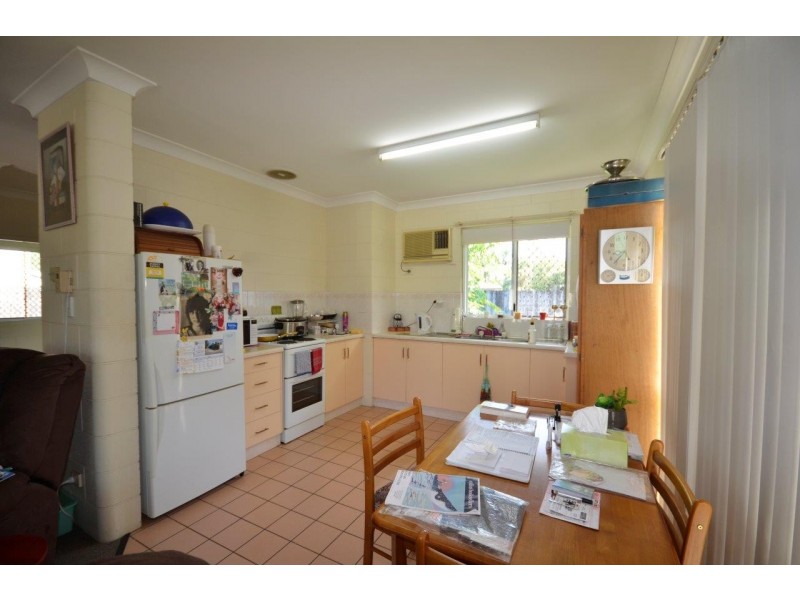 9 Bow Street, Mossman QLD 4873