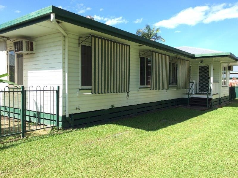 5 FOXTON AVENUE, Mossman QLD 4873