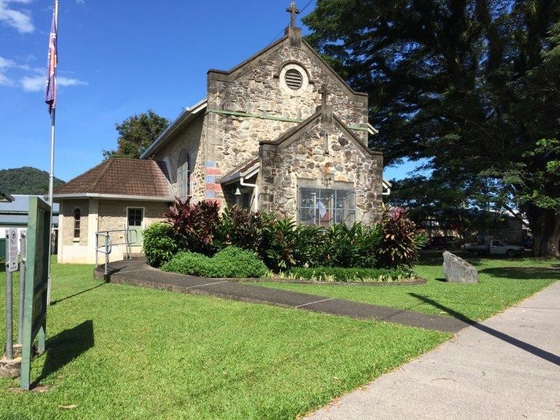 5 FOXTON AVENUE, Mossman QLD 4873