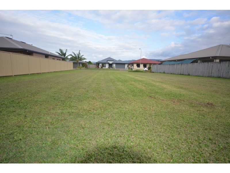 8 Riflebird Crescent, Mossman QLD 4873