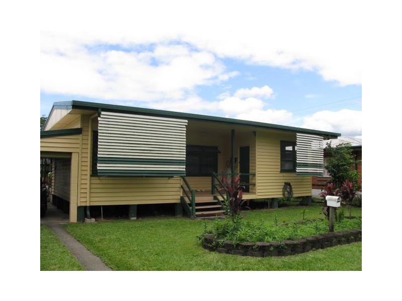 30 Thomas Street, Mossman QLD 4873