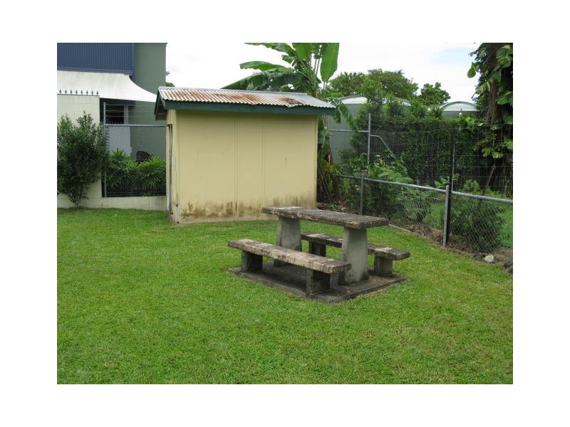 30 Thomas Street, Mossman QLD 4873