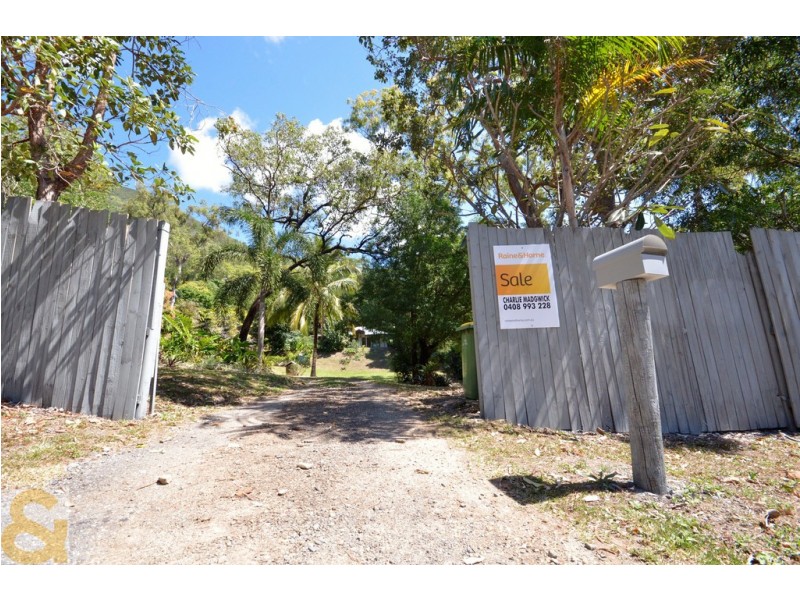 77 REYNOLDS ROAD, Oak Beach QLD 4877