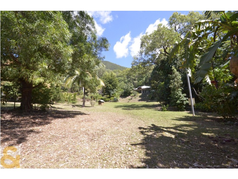 77 REYNOLDS ROAD, Oak Beach QLD 4877