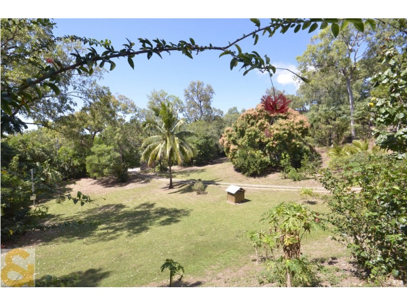 77 REYNOLDS ROAD, Oak Beach QLD 4877