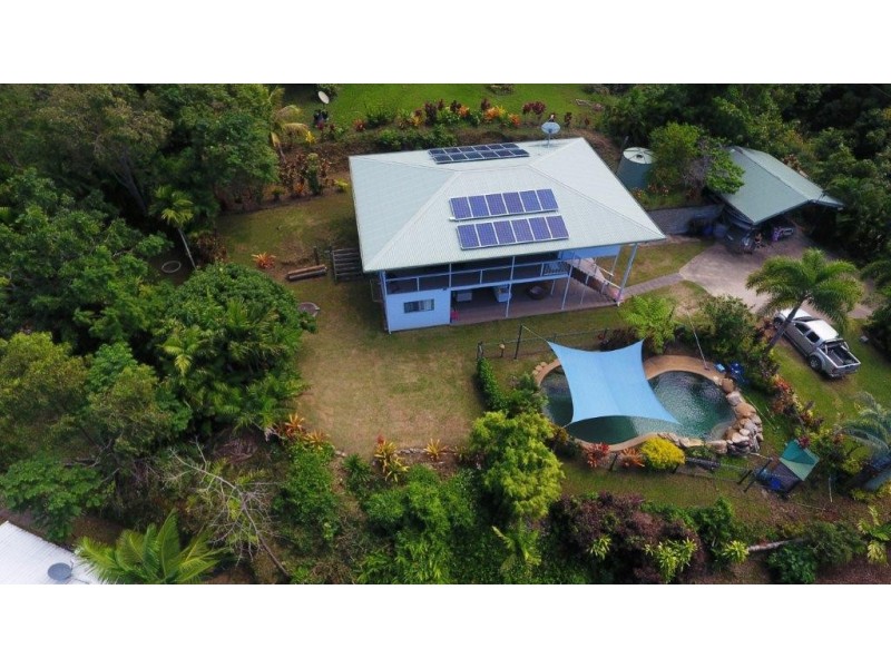 27 Third Street Ayton, Bloomfield QLD 4895