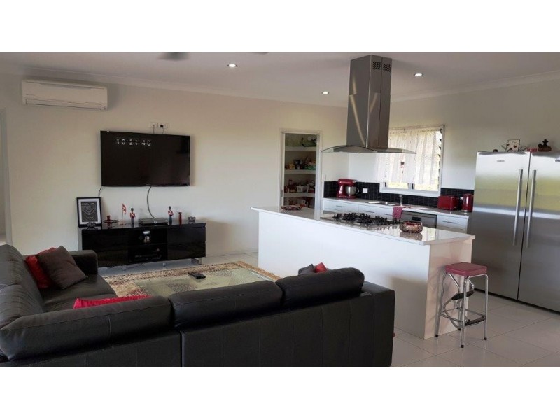 27 Third Street Ayton, Bloomfield QLD 4895