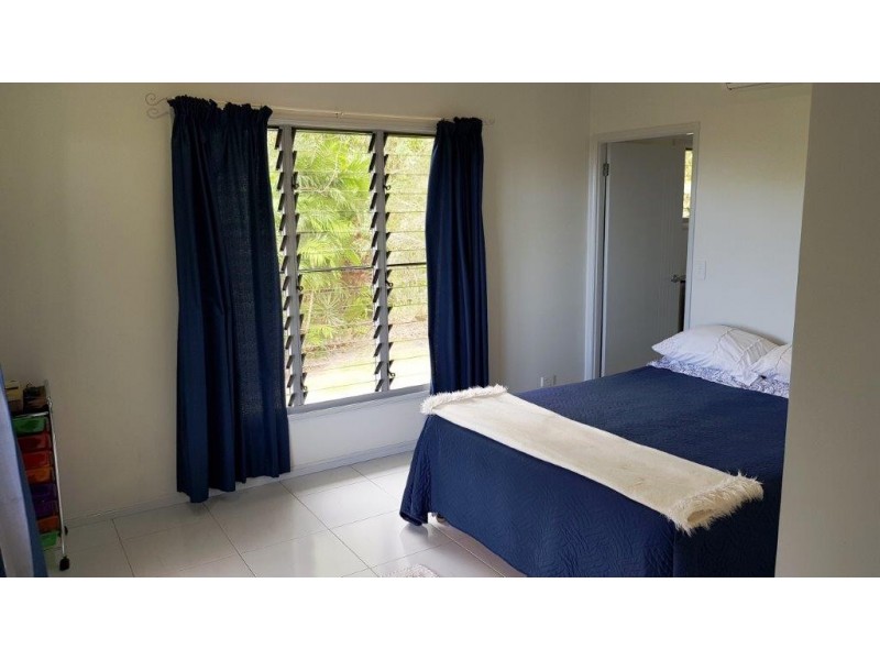 27 Third Street Ayton, Bloomfield QLD 4895