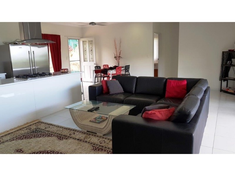 27 Third Street Ayton, Bloomfield QLD 4895