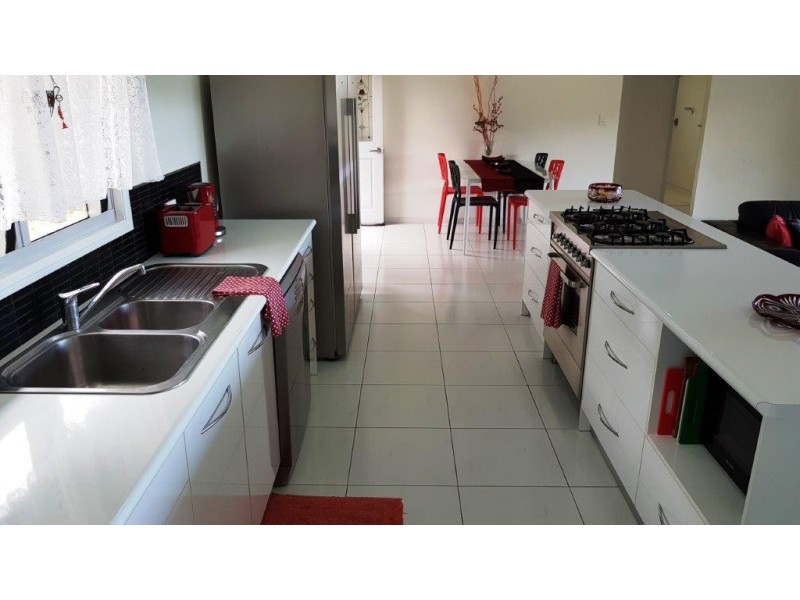 27 Third Street Ayton, Bloomfield QLD 4895