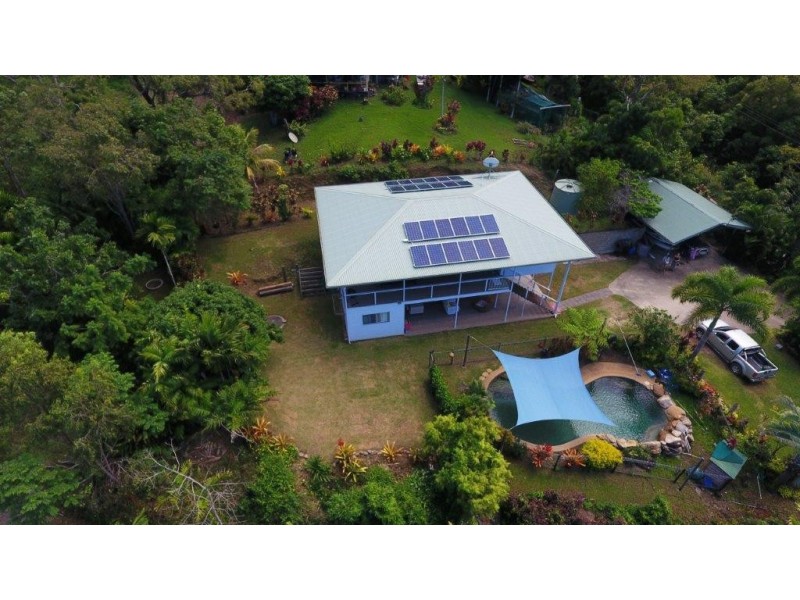 27 Third Street Ayton, Bloomfield QLD 4895