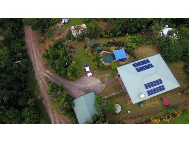 27 Third Street Ayton, Bloomfield QLD 4895