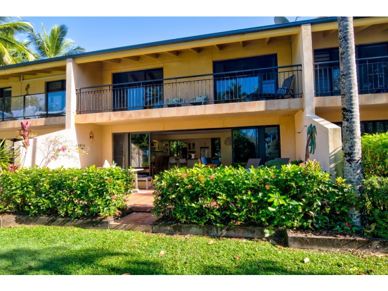 2/5 The Esplanade “Two On The Beach”, Port Douglas QLD 4877