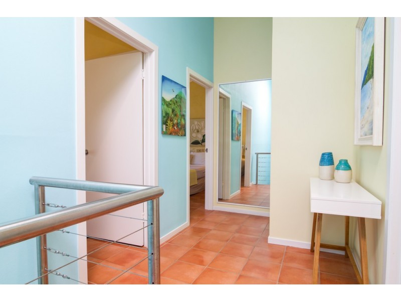 2/5 The Esplanade “Two On The Beach”, Port Douglas QLD 4877