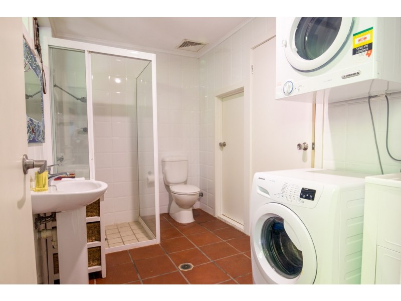 2/5 The Esplanade “Two On The Beach”, Port Douglas QLD 4877