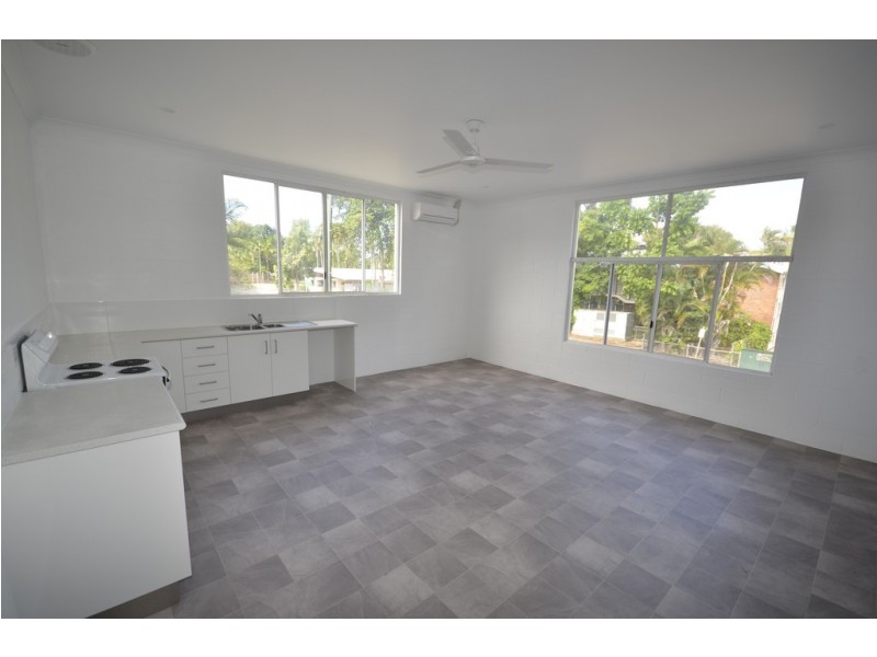 4 WILLIAM STREET, Mossman QLD 4873