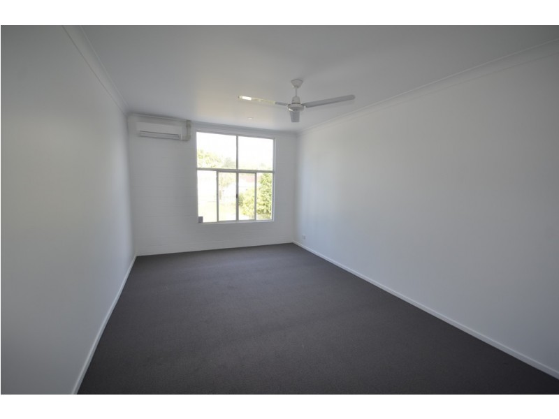4 WILLIAM STREET, Mossman QLD 4873