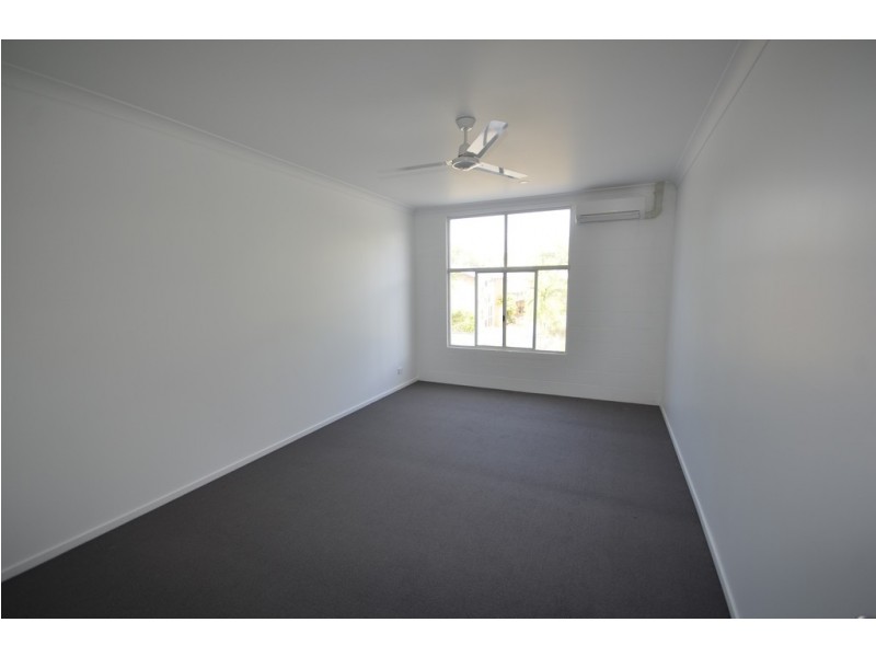 4 WILLIAM STREET, Mossman QLD 4873