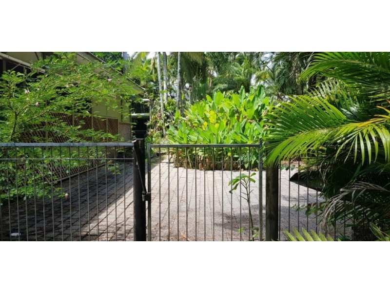 2 Douglas Street, Daintree QLD 4873