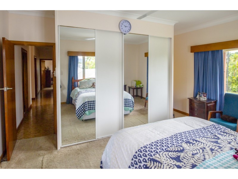 22 MOSSMAN STREET, Mossman QLD 4873