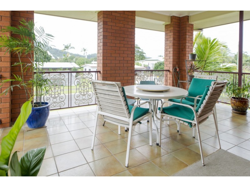 22 MOSSMAN STREET, Mossman QLD 4873