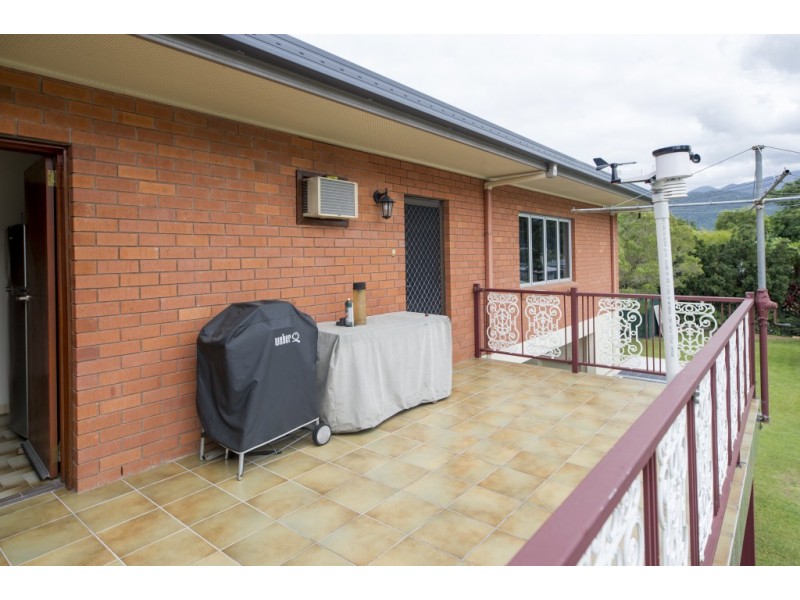 22 MOSSMAN STREET, Mossman QLD 4873