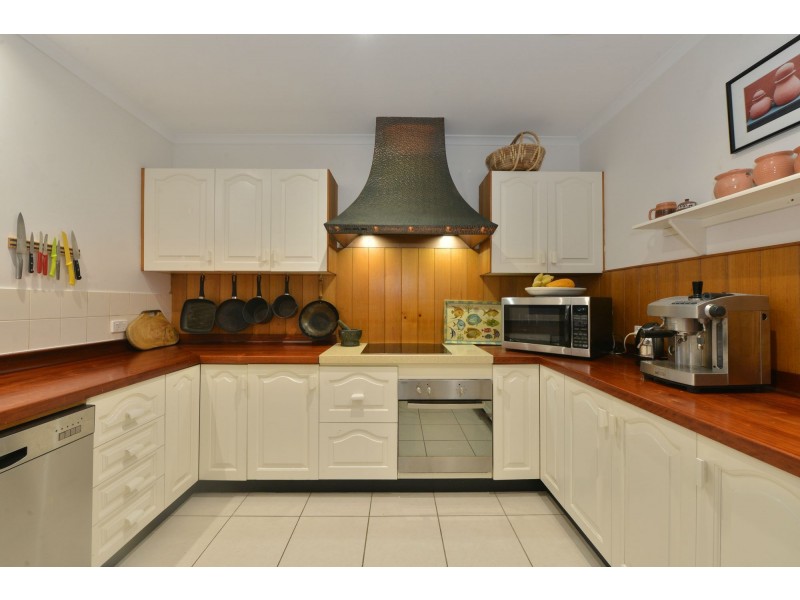 11 ANDREWS CLOSE, Port Douglas QLD 4877
