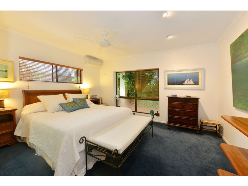 11 ANDREWS CLOSE, Port Douglas QLD 4877