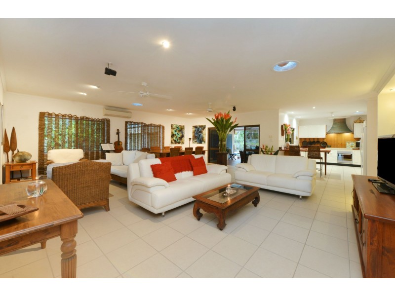 11 ANDREWS CLOSE, Port Douglas QLD 4877