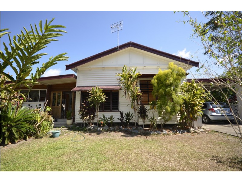 4 JACK STREET, Mossman QLD 4873