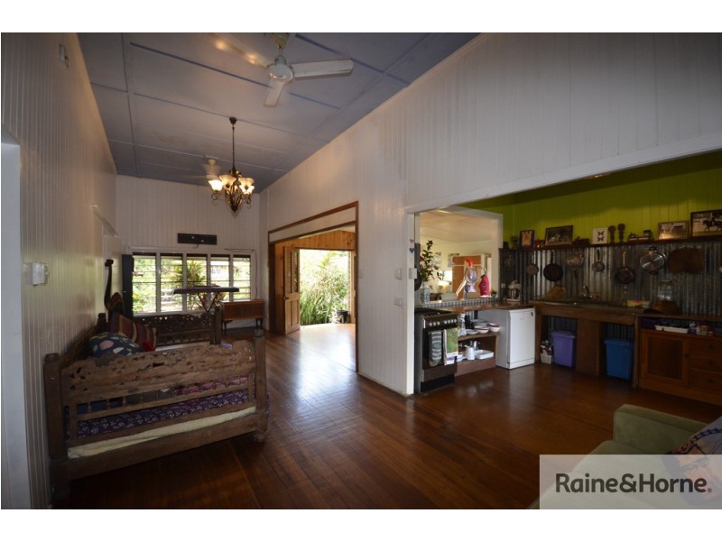 4 JACK STREET, Mossman QLD 4873