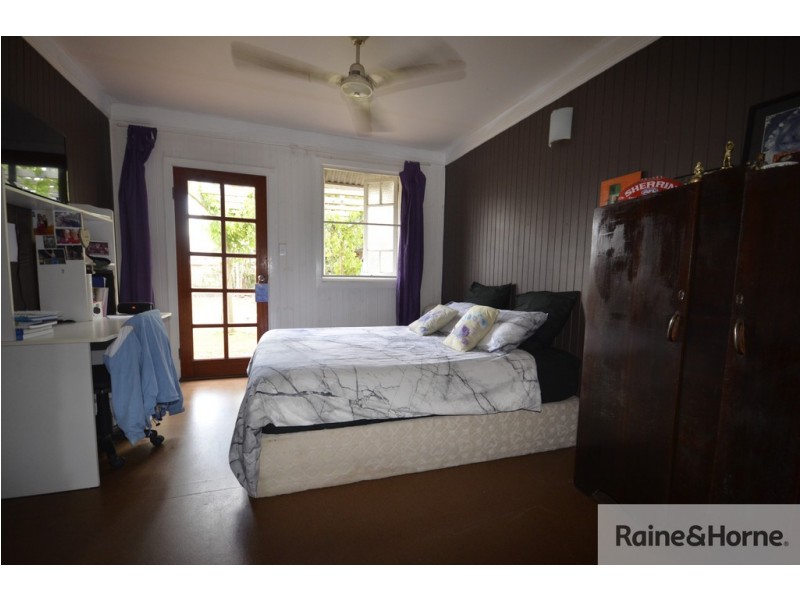 4 JACK STREET, Mossman QLD 4873