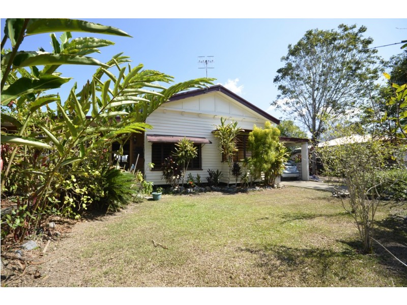 4 JACK STREET, Mossman QLD 4873