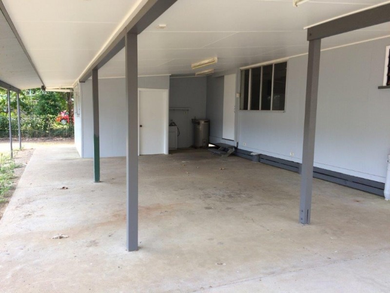 13 Owen Street, Mossman QLD 4873