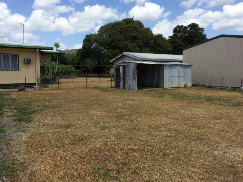 13 Owen Street, Mossman QLD 4873