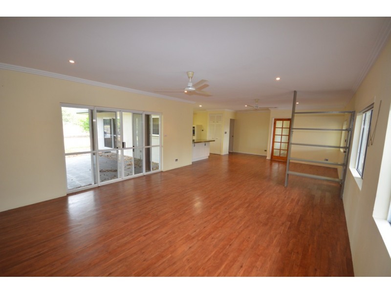 8 HOPE STREET, Port Douglas QLD 4877