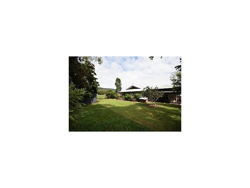 8 HOPE STREET, Port Douglas QLD 4877