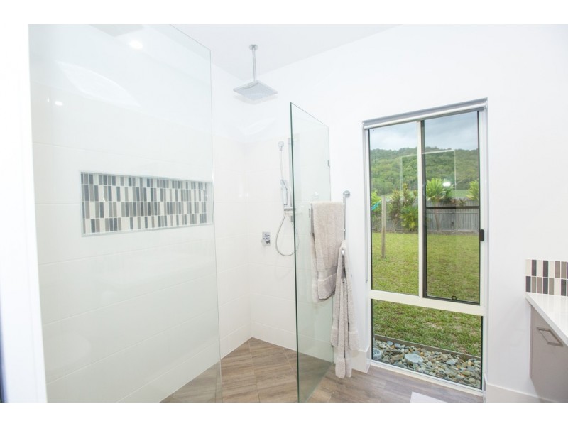 24 JULAJI CLOSE, Cooya Beach QLD 4873