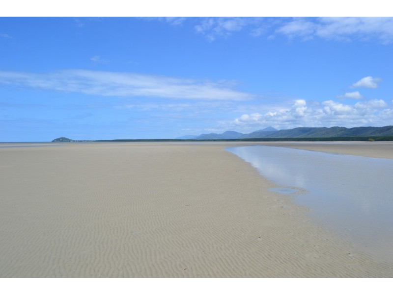 24 JULAJI CLOSE, Cooya Beach QLD 4873
