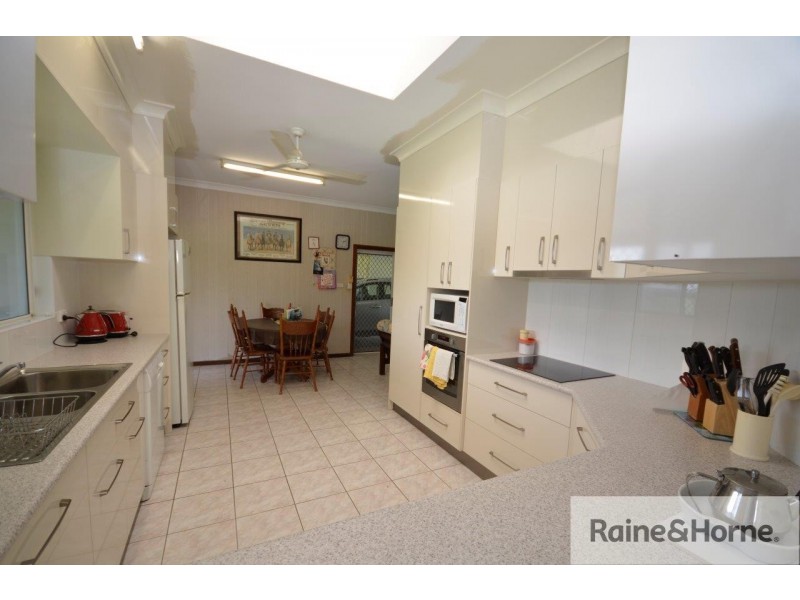 10 WHITELEY ROAD, Miallo QLD 4873