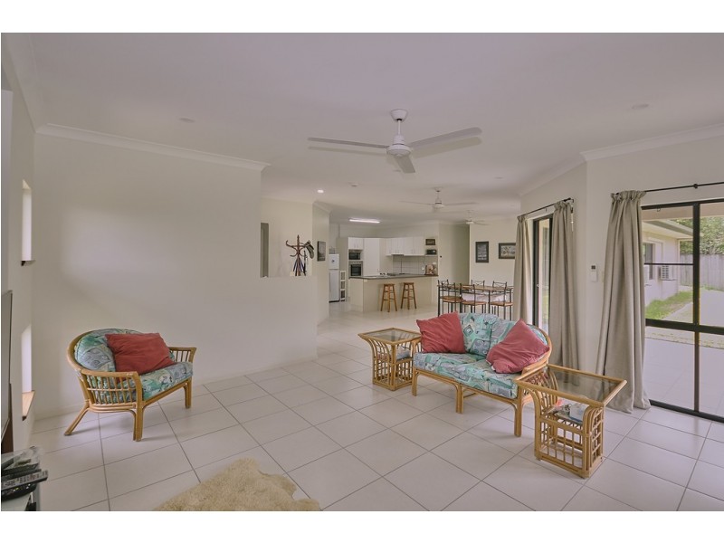 21 WHITE OAK AVENUE, Mossman QLD 4873