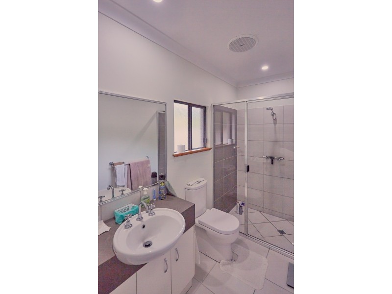 21 WHITE OAK AVENUE, Mossman QLD 4873